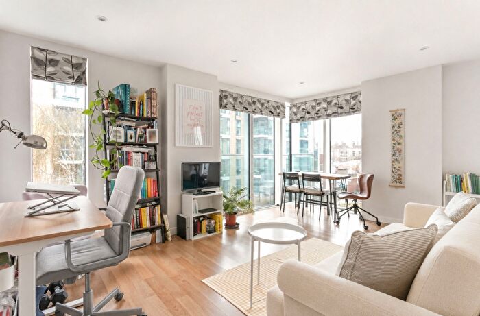 1 Bedroom Flat To Rent In Goodchild Road, Riverside Apartments Goodchild Road, N4