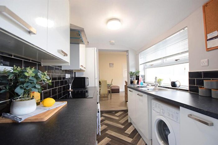 5 Bedroom Terraced House To Rent In St. Nicholas Street - Student House - /, LN1