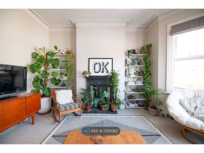 3 Bedroom Flat To Rent In Warwick Road, Cliftonville, Margate, CT9