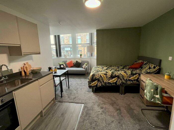 1 Bedroom Private Hall To Rent In Park Square, LA1