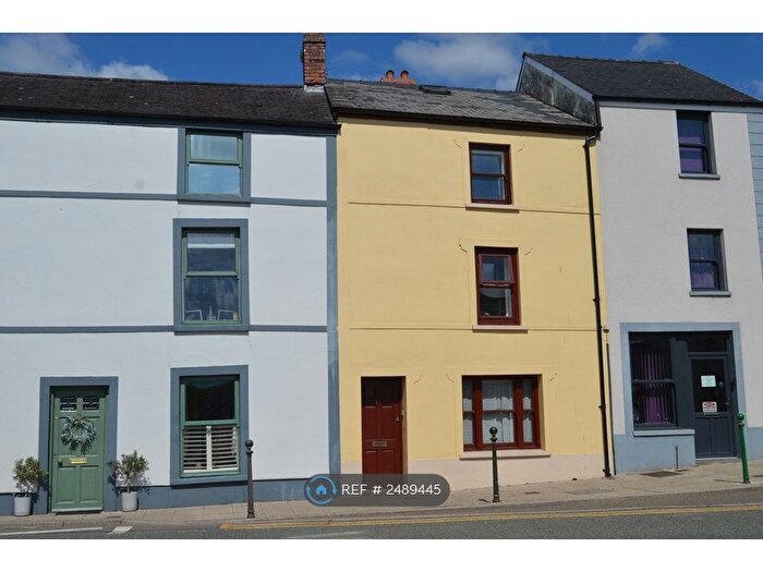 1 Bedroom Flat To Rent In Spilman Street, Carmarthen, SA31