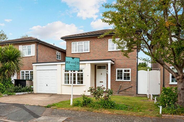 4 Bedroom Detached House For Sale In Rembrandt Way, Walton-on-Thames, KT12