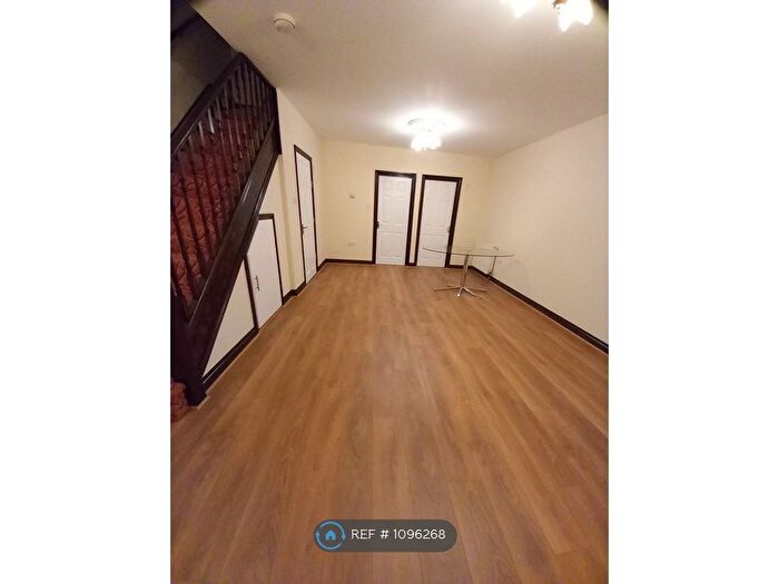 2 Bedroom End Of Terrace House To Rent In Lynmouth Road, Perivale, Greenford, UB6