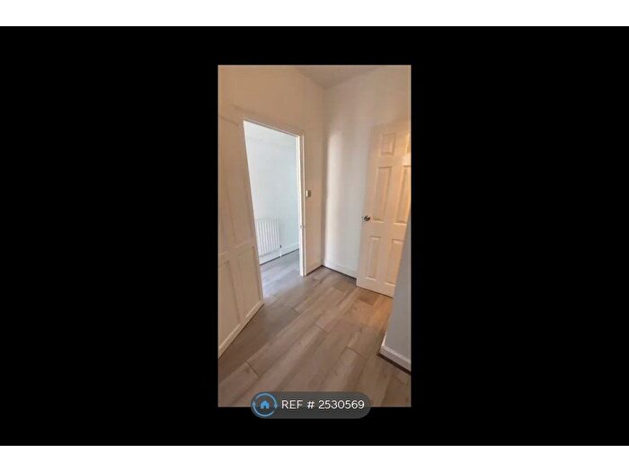 4 Bedroom Terraced House To Rent In Coronation Road, Chatham, ME5