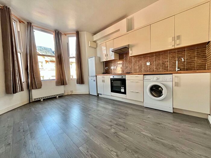 1 Bedroom Flat To Rent In Darnley Street, Gravesend, DA11
