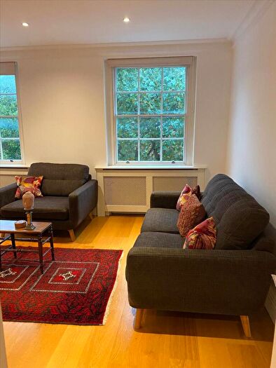 3 Bedroom Flat To Rent In Cunningham Place, London, NW8