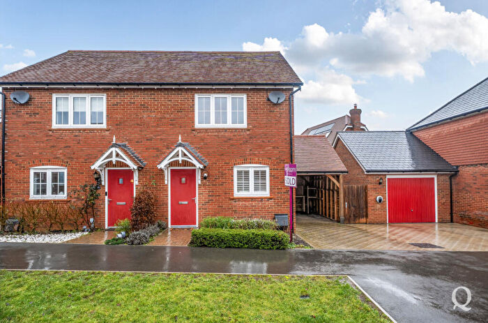 Semi Detached House To Rent In Pearwood Road, Allington, Maidstone, Kent, ME16