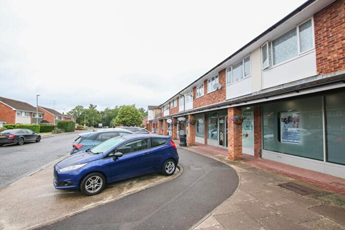 2 Bedroom Apartment For Sale In Bean Oak Road, Wokingham, RG40