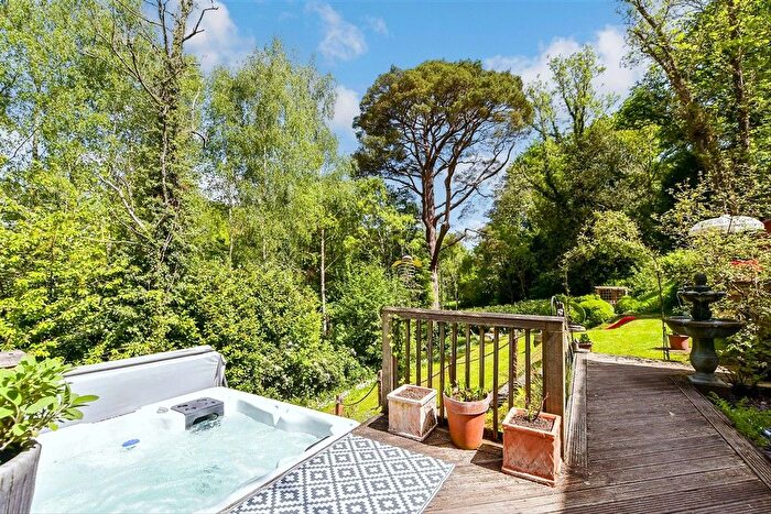 3 Bedroom Link Detached House For Sale In Furnace Lane, Cowden, Edenbridge, Kent, TN8