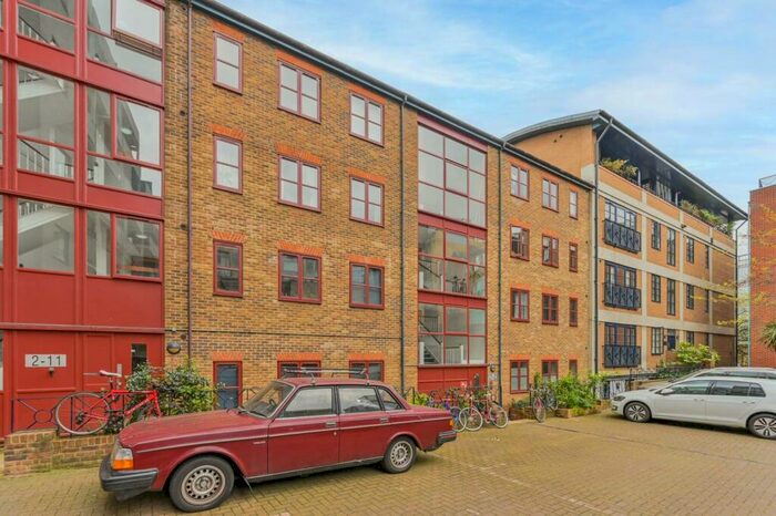 2 Bedroom Flat To Rent In Baltic Place, Islington, London, N1