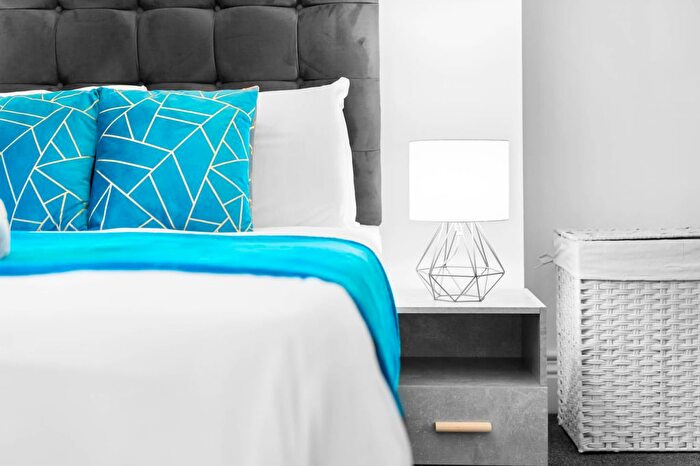 2 Bedroom Flat To Rent In Marsh Hill, Birmingham, B23