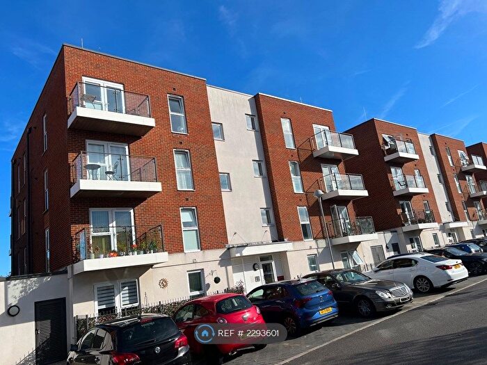 1 Bedroom Flat To Rent In Alcock Crescent, Crayford, Dartford, DA1