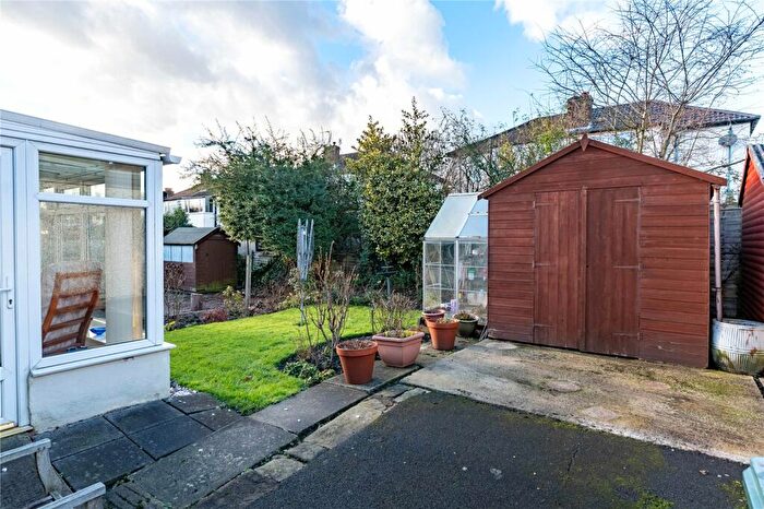 1 Bedroom Bungalow For Sale In Vesper Gardens, Kirkstall, Leeds, LS5