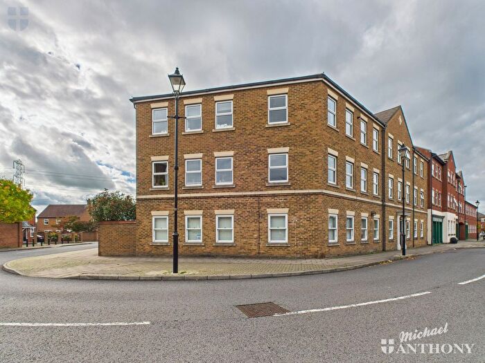 1 Bedroom Flat For Sale In Kingsgate, Aylesbury, Buckinghamshire, HP19