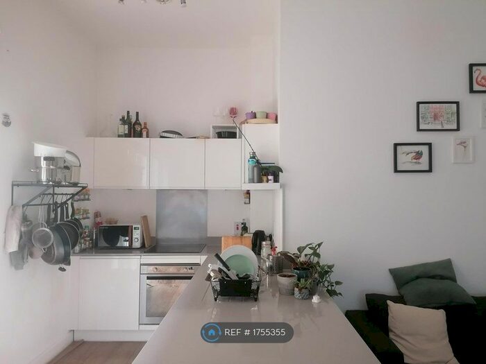 1 Bedroom Flat To Rent In St Clements Avenue, London, E3