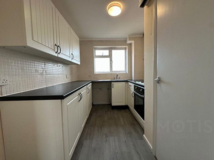 2 Bedroom Flat To Rent In Lennard Road, Folkestone, CT20