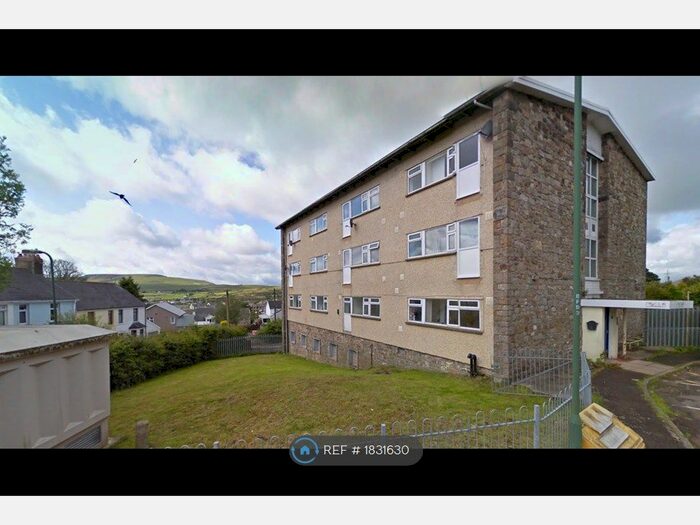 1 Bedroom Flat To Rent In The Hendre Flats, Brynmawr, Wales, NP23