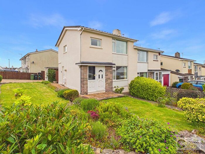 3 Bedroom Semi-detached House For Sale In Clarendon Road, Ipplepen, TQ12