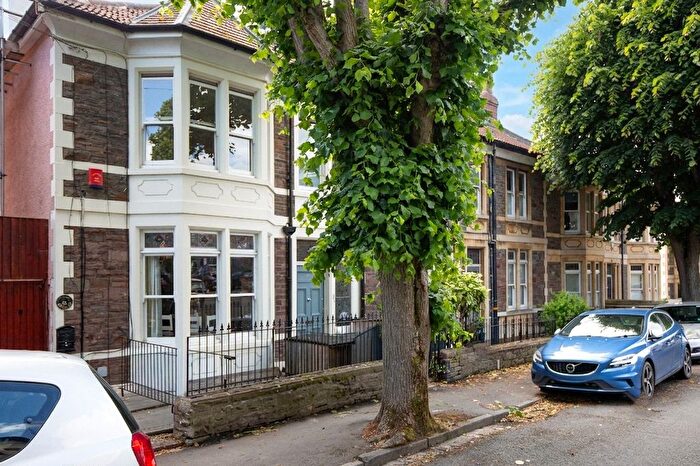 3 Bedroom Maisonette For Sale In Claremont Road, Bristol, BS7
