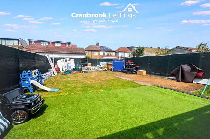 4 Bedroom Semi Detached House For Sale In St. Johns Road, IG2