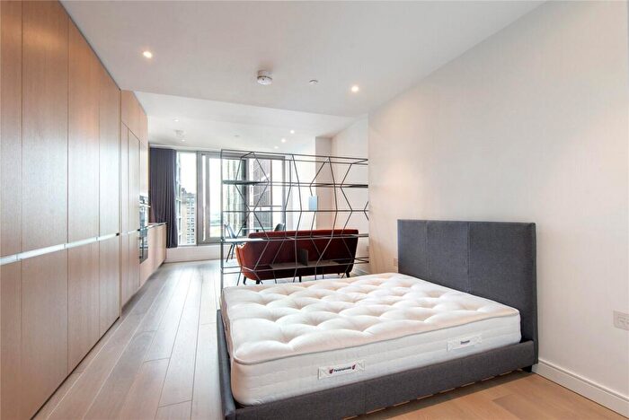 Apartment To Rent In Park Drive, London, E14