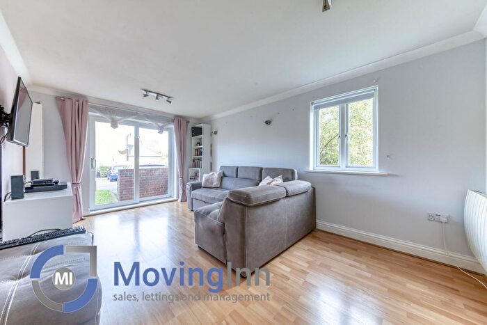 2 Bedroom Flat To Rent In Old School Place, Croydon, CR0