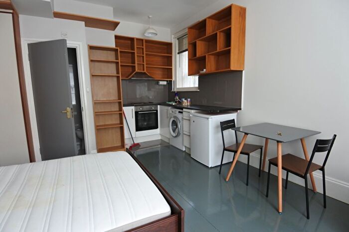 Studio To Rent In Hemstal Road, West Hampstead, London, NW6