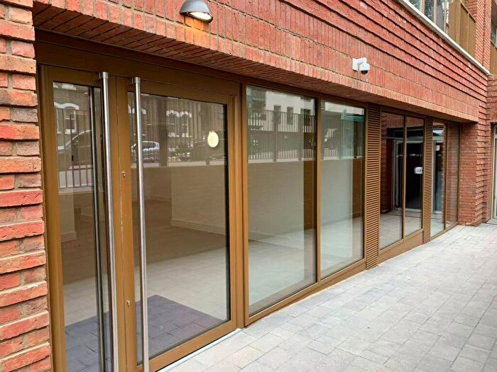 2 Bedroom Apartment For Sale In A Caledonian Road, London, N7