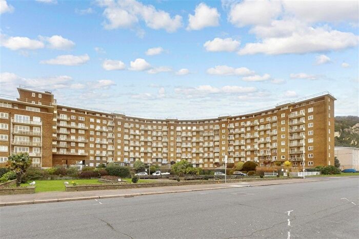 3 Bedroom Flat For Sale In The Gateway, Dover, Kent, CT16