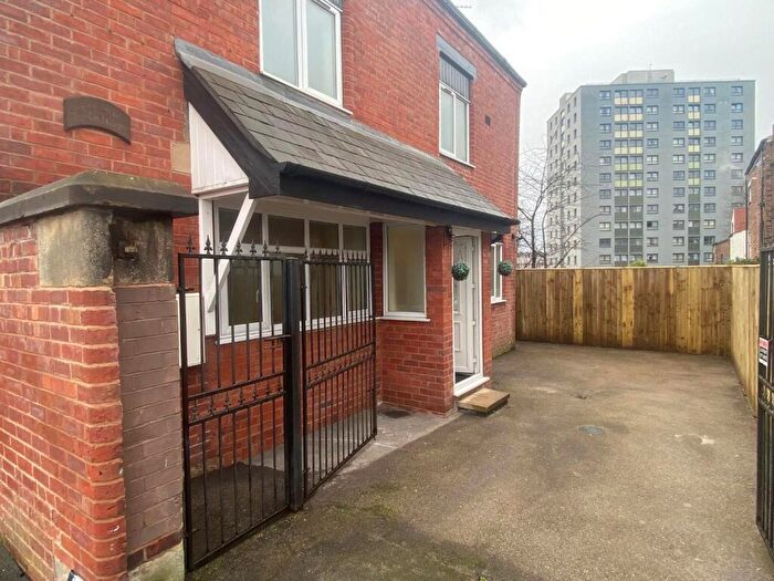 3 Bedroom House To Rent In Henry Street, Offerton, Stockport, SK1