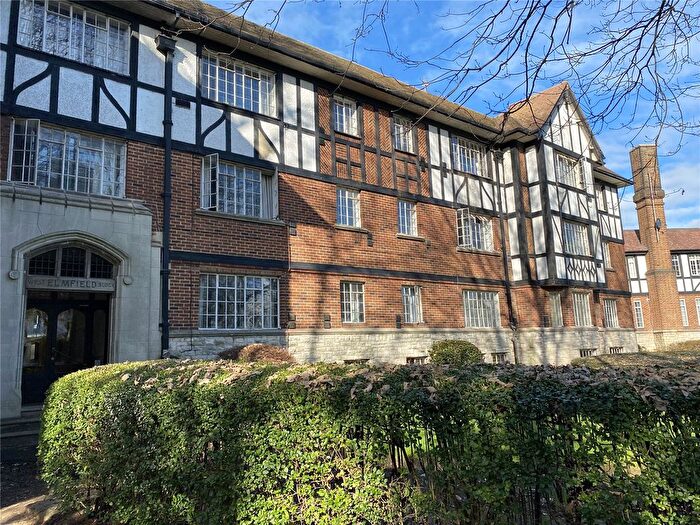 3 Bedroom Flat To Rent In Millbrook Road East, Southampton, Hampshire, SO15