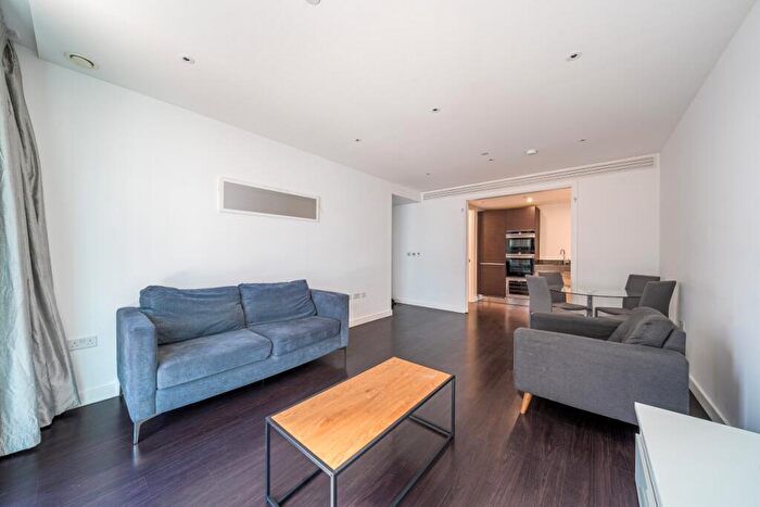 2 Bedroom Apartment To Rent In Alie Street London, E1