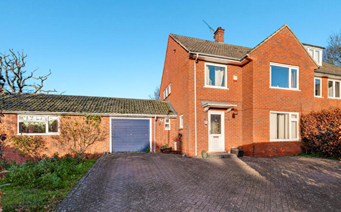 5 Bedroom Semi Detached House For Sale In Staverton Close, Bracknell, RG42