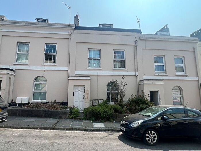 1 Bedroom Flat For Sale In Second Floor Flat, Prospect Street, Plymouth, Devon, PL4