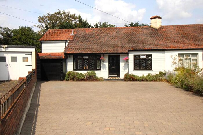 4 Bedroom Semi-Detached Bungalow For Sale In Greenbanks, Upminster, Essex, RM14