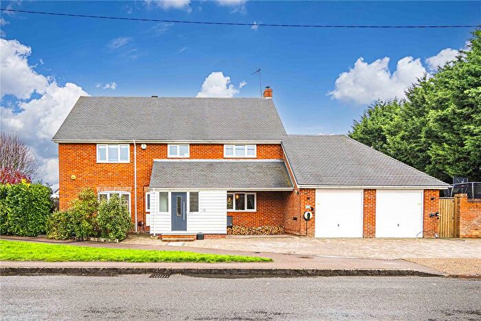 4 Bedroom Detached House For Sale In The Orchards, Eaton Bray, Central Bedfordshire, LU6