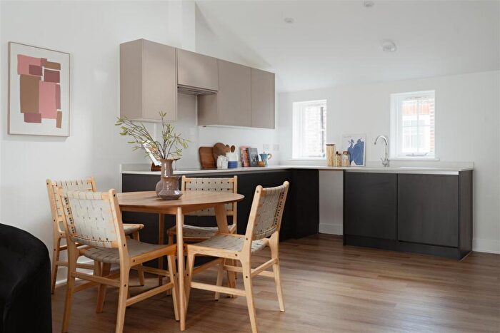 2 Bedroom Apartment For Sale In Church Street, Reigate, RH2