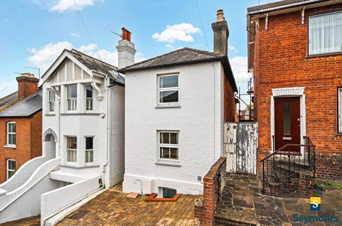 4 Bedroom Detached House For Sale In Brodie Road, Guildford, Surrey, GU1