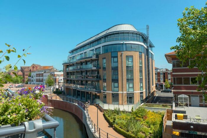 2 Bedroom Apartment To Rent In Bridge Avenue, Maidenhead, SL6