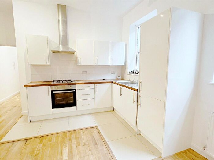 1 Bedroom Flat To Rent In South Street, Worthing, West Sussex, BN11