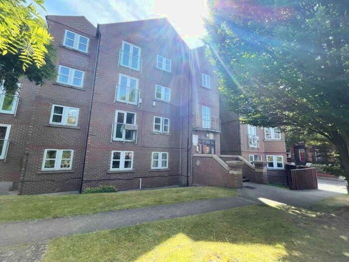 4 Bedroom Apartment To Rent In Kensington Terrace, Leeds, LS6