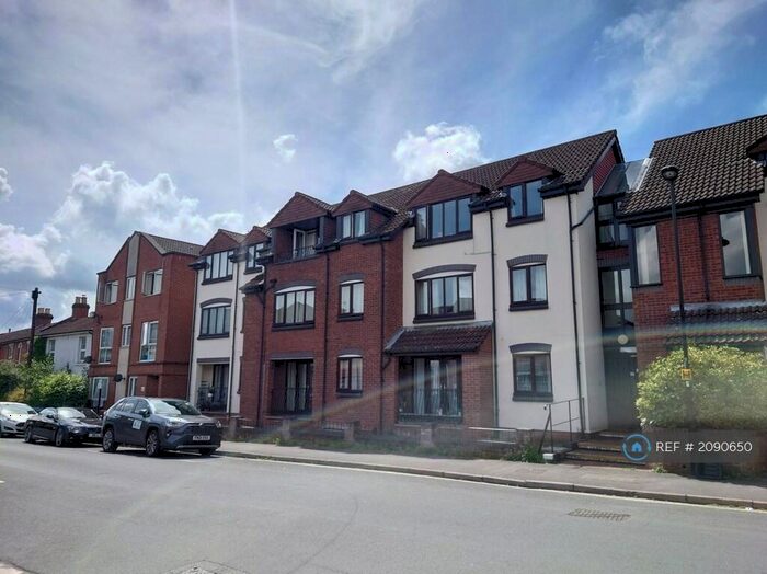 1 Bedroom Flat To Rent In Freemantle, Southampton, SO15