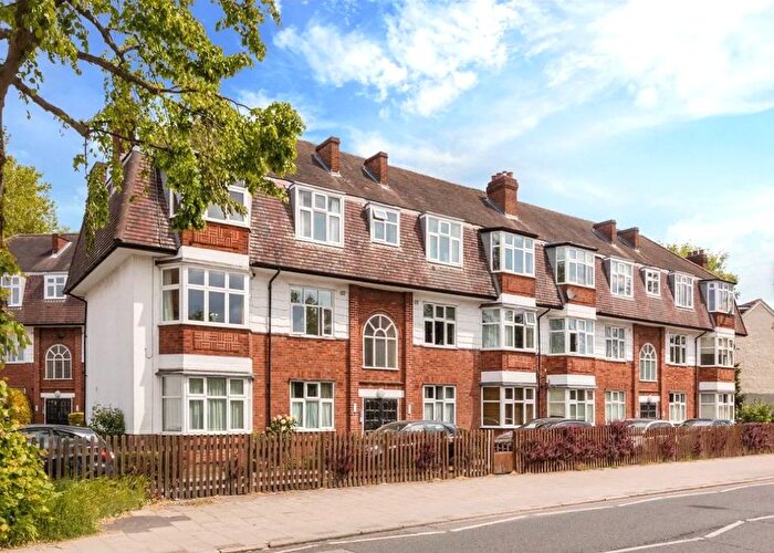 2 Bedroom Flat To Rent In East End Road, East Finchley, London, N2