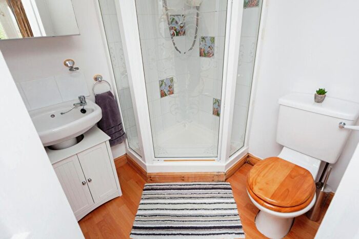 3 Bedroom Semi-Detached House For Sale In Victoria Road, Saltney, Chester, Flintshire, CH4