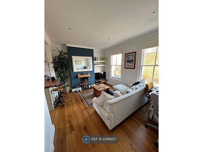 2 Bedroom Flat To Rent In Brixton, London, SW2