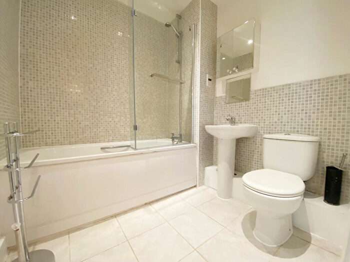 1 Bedroom Apartment To Rent In Rosse Gardens, London, SE13