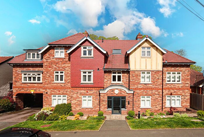 2 Bedroom Flat For Sale In St Margarets Court, Harpenden, Hertfordshire, AL5