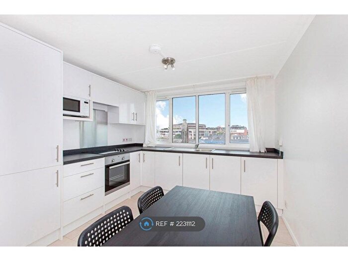 3 Bedroom Flat To Rent In Fulmer House, London, NW8