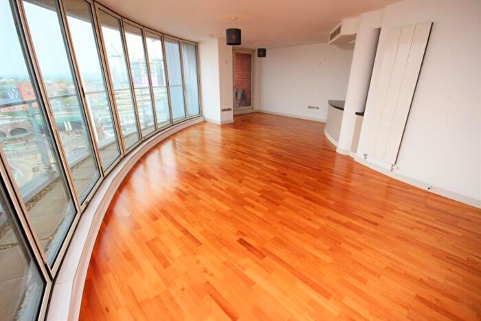 2 Bedroom Apartment To Rent In Leftbank Manchester, M3