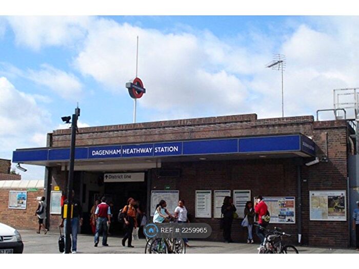 3 Bedroom Terraced House To Rent In Heathway, Dagenham, RM9